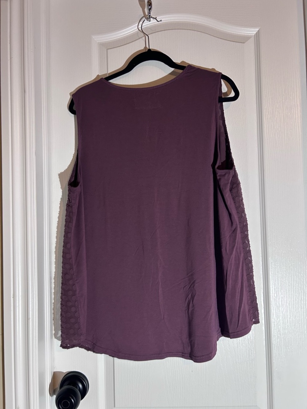 Market & Spruce Sleeveless Textured V-Neck Camisole - Mauve - Picture 3 of 5